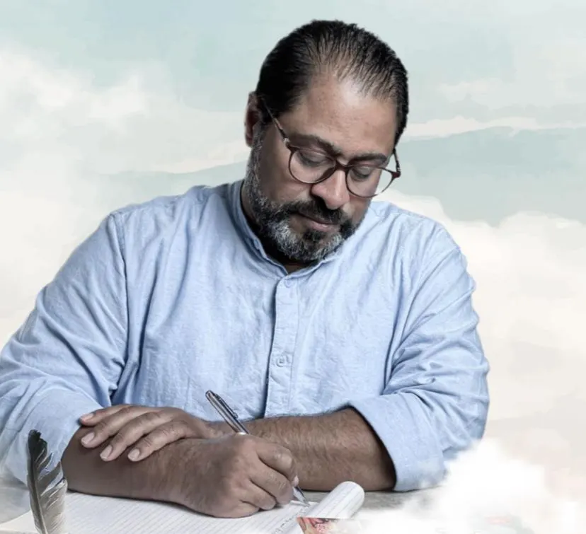 من القديح إلى الطائف.. عندما ترتفع ستارة الحروف.. عباس الحايك يستعد لتوقيع «أعماله المسرحية» في أمسية تحتفي بنبض الخشبة