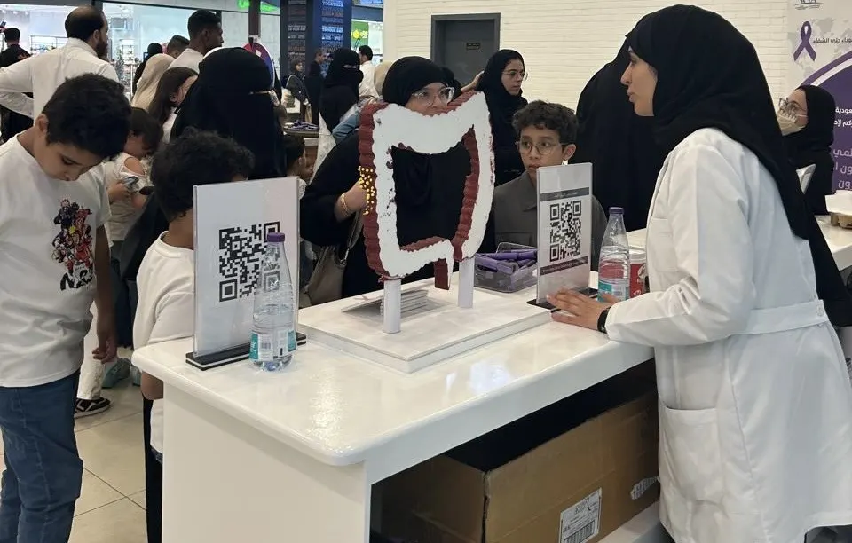 ختام فعالية اليوم العالمي للتوعية بأمراض القولون في دارين مول.. إقبال لافت ورسائل صحية مؤثرة