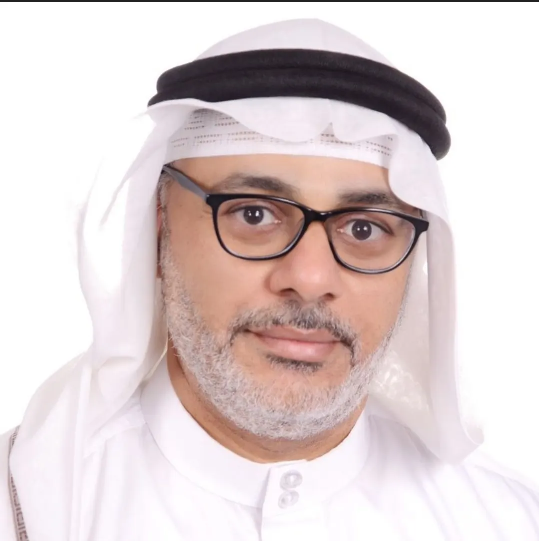 المرأة المتصنعة؟