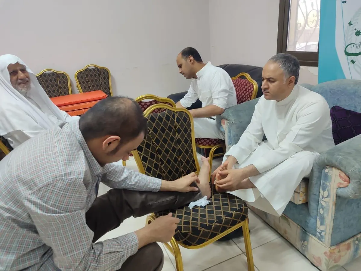 بأيدٍ ترى بالإحساس.. مكفوفو القطيف يخوضون تجربة فريدة في فن المساج العلاجي