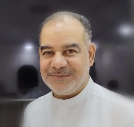 من القطيف.. بعد مسيرة حافلة بالعطاء.. «ثانوية تاروت» تكرّم المعلم كمال الزاير
