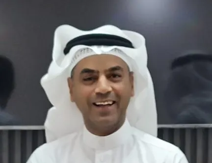 مدرسة تاروت الثانوية تكرّم المعلم «جميل آل حسين» بمناسبة تقاعده