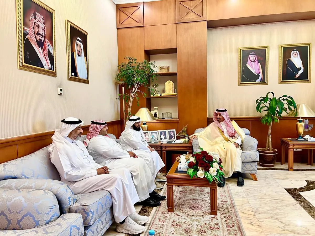 الخريف يلتقي المدير الجديد لمكتب الأحوال المدنية بالقطيف..
