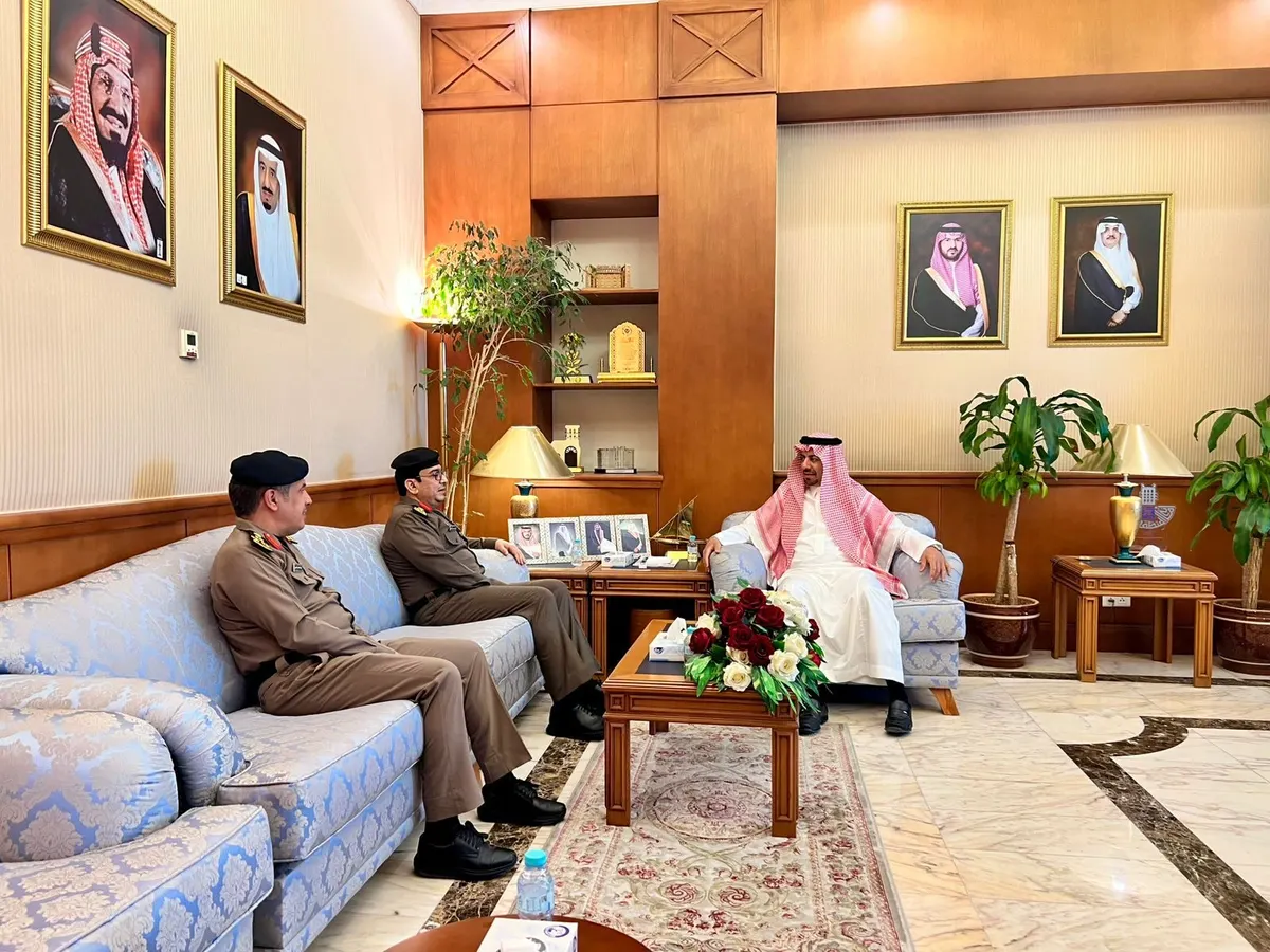 الخريف يلتقي مدير مرور الشرقية.. ويطلع على جهود السلامة المرورية في محافظ القطيف