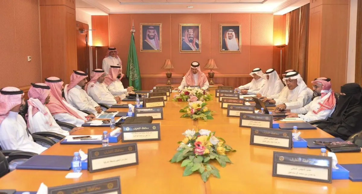 خلال ترؤسه للمجلس المحلي بالقطيف.. الخريف يؤكد على تهيئة مثالية للعام الدراسي الجديد