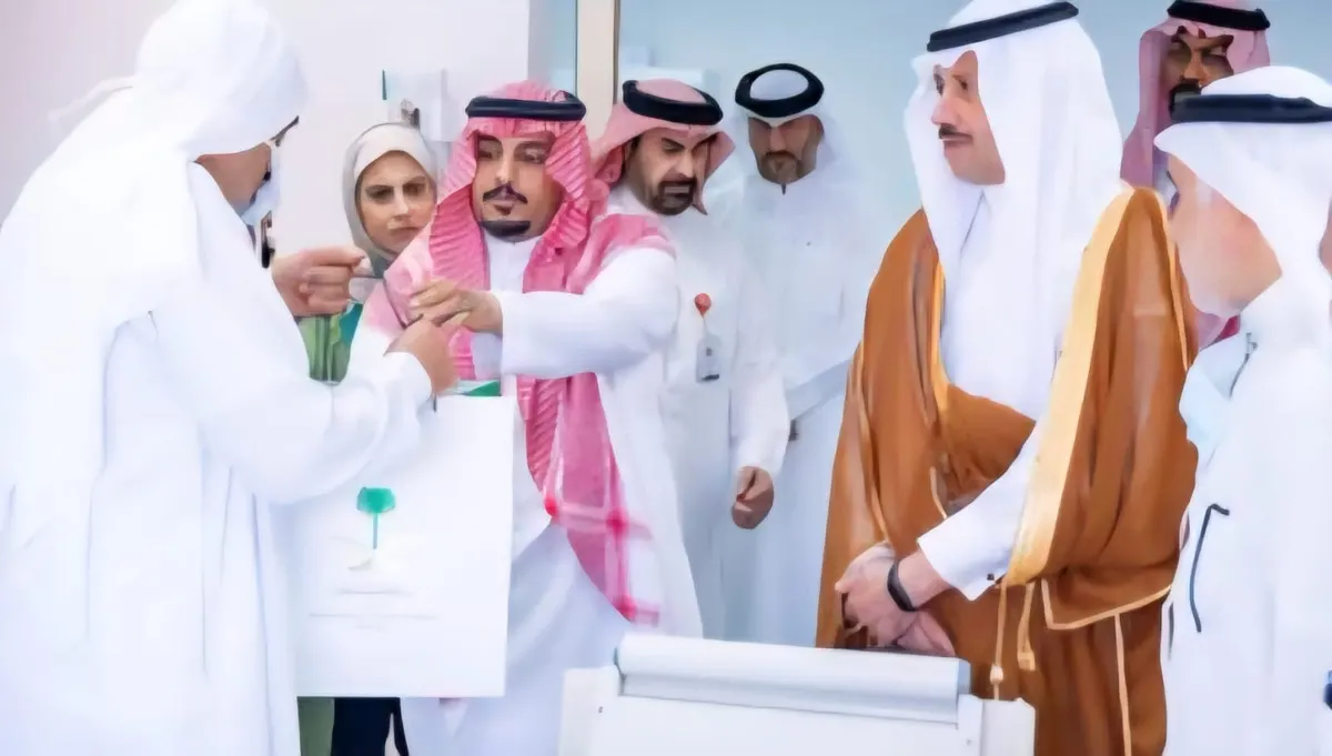 سفير خادم الحرمين الشريفين في البحرين يزور مصاب أم الحمام.. ويوجه بمتابعته حتى عودته سالمًا