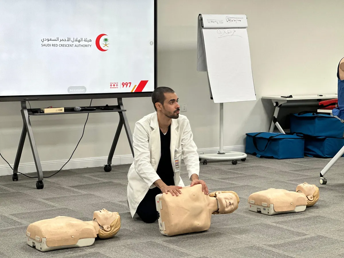 في سيهات.. دمى المحاكاة تعلّم المتطوعين إنقاذ الأرواح في لحظات الخطر