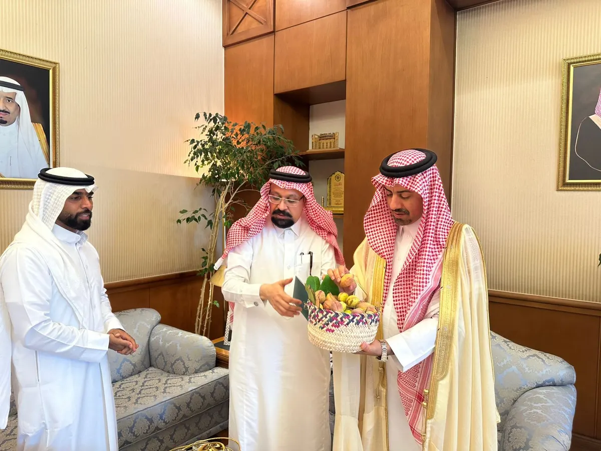 الخريف يقف على مؤشرات مبادرتي «اللوز القطيفي» و«عسل المانجروف».. ويؤكد أهمية تعزيز الهوية الزراعية للمحافظة