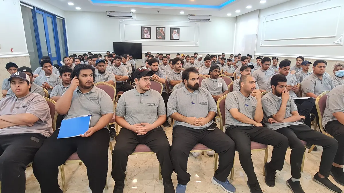 «متدربو تقني القطيف» يتعرفون على الهويات القانونية لمنشآت الأعمال