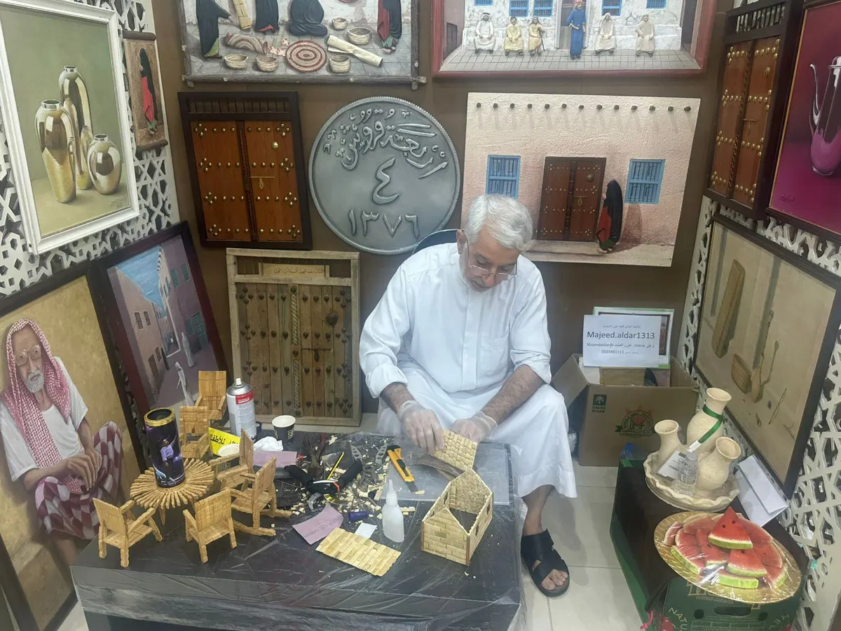 في «منتجون» القطيف… لكل قطعة حكاية تروى بيدي مبدعيها