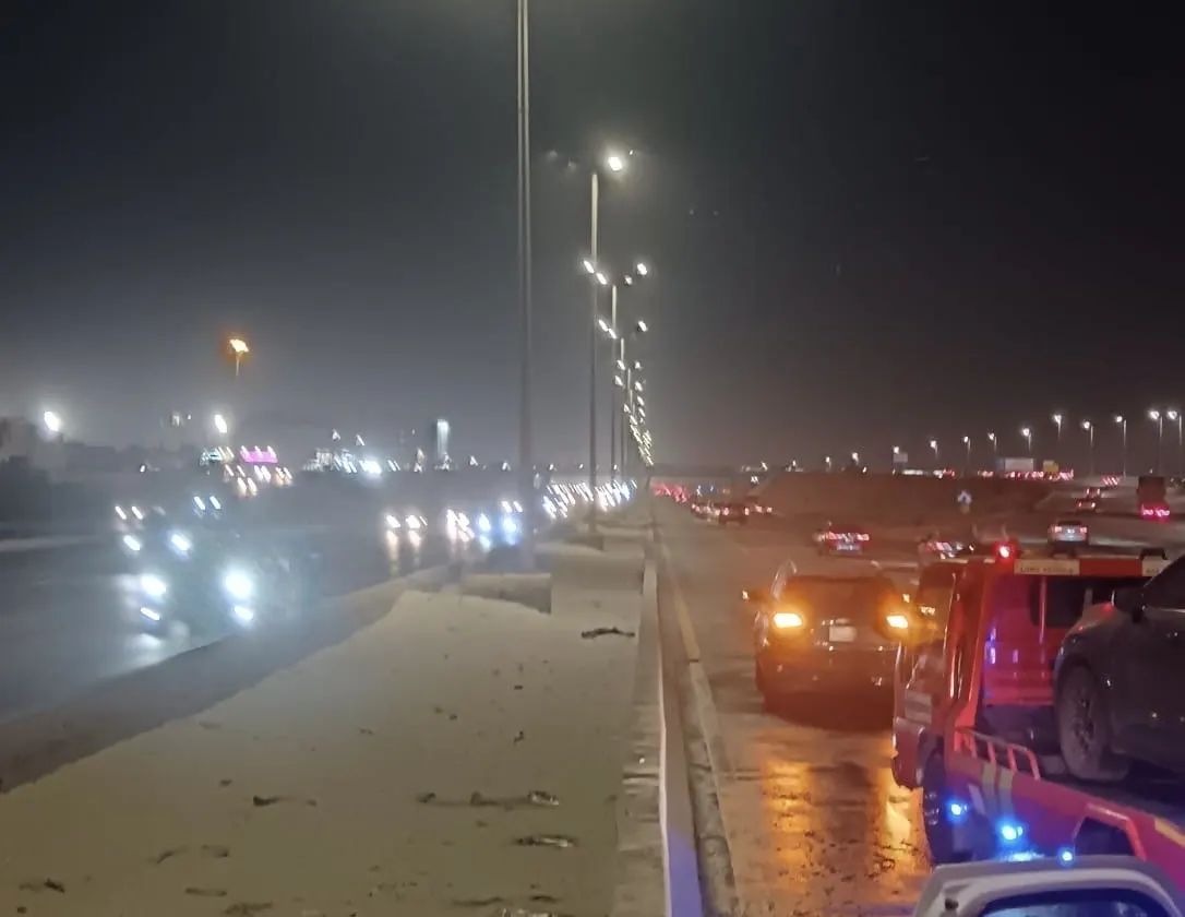 على الطريق السريع بالقطيف.. حادث مروري مروّع يخلف وفاة وإصابات وتلفًا كاملًا لسيارتين