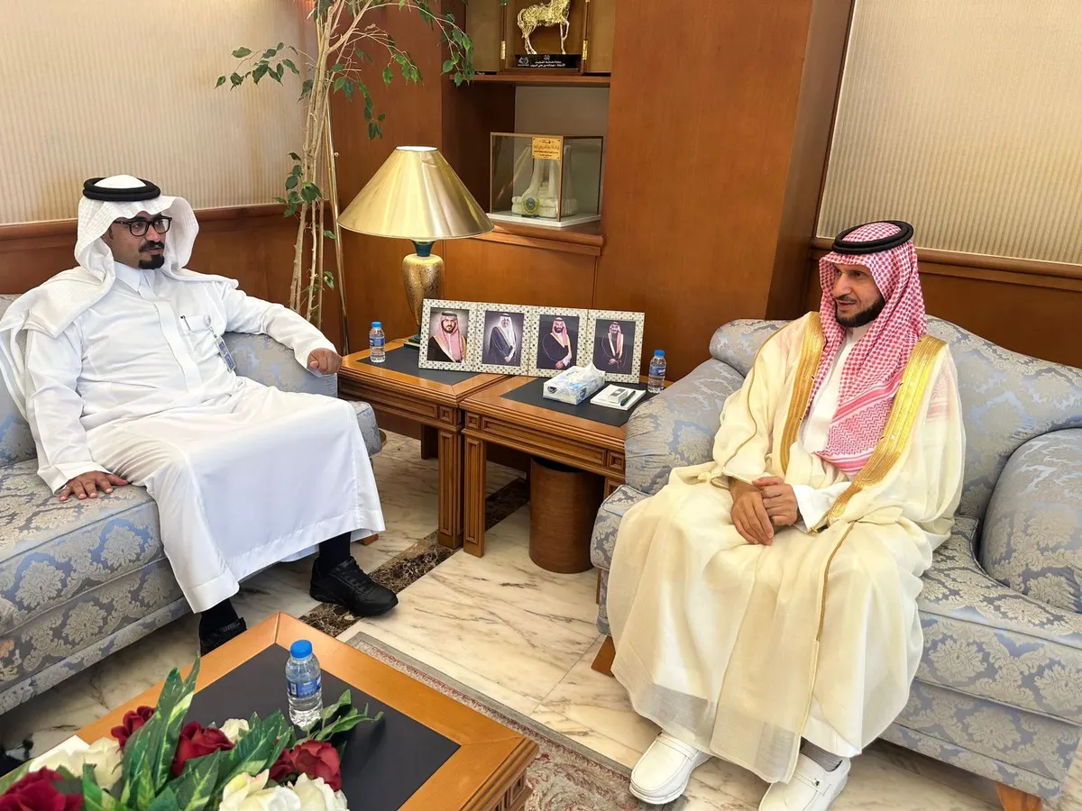 محافظ القطيف يلتقي المدير التنفيذي لقطاع الوسطى بشبكة الخدمات الصحية الطرفية