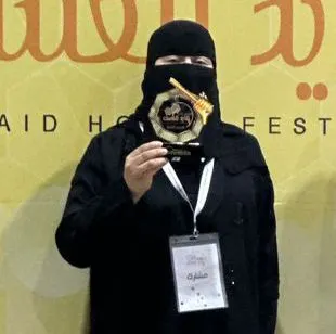 من القطيف.. «النحّالة الغريافي» تحصد المركز الثالث في مهرجان الذيد للعسل 2025 بالإمارات