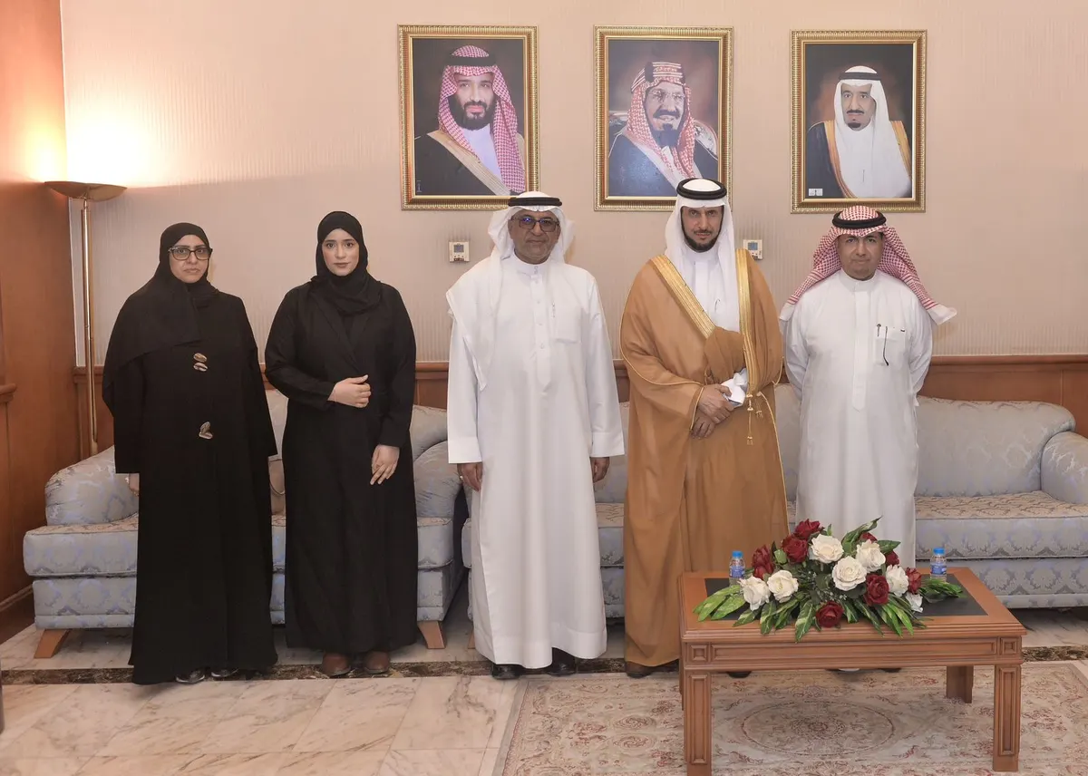 محافظ القطيف يلتقي رئيس جمعية «إتقان».. ويطّلع على جهودها في دعم الحوكمة وبناء القدرات