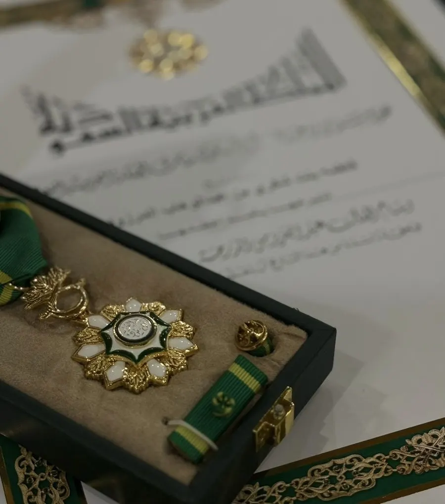 من سيهات.. بأمرٍ ملكي منح وسام الملك عبدالعزيز لفاطمة شكري المرزوق