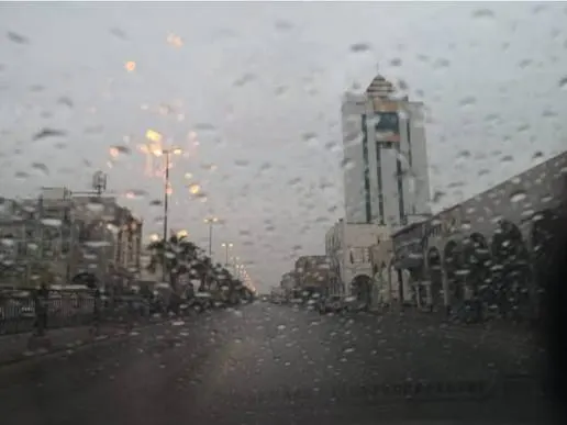 القطيف في قلب التنبيه.. أمطار متوسطة متوقعة والإنذار البرتقالي يشمل المنطقة الشرقية