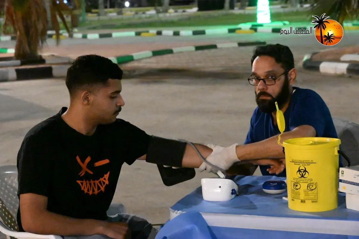«عطاؤك حياة 11» تختتم فعالياتها بصفوى بـ97 وحدة دم خلال ليلتين عبر العربة المتنقلة لشبكة القطيف الصحية