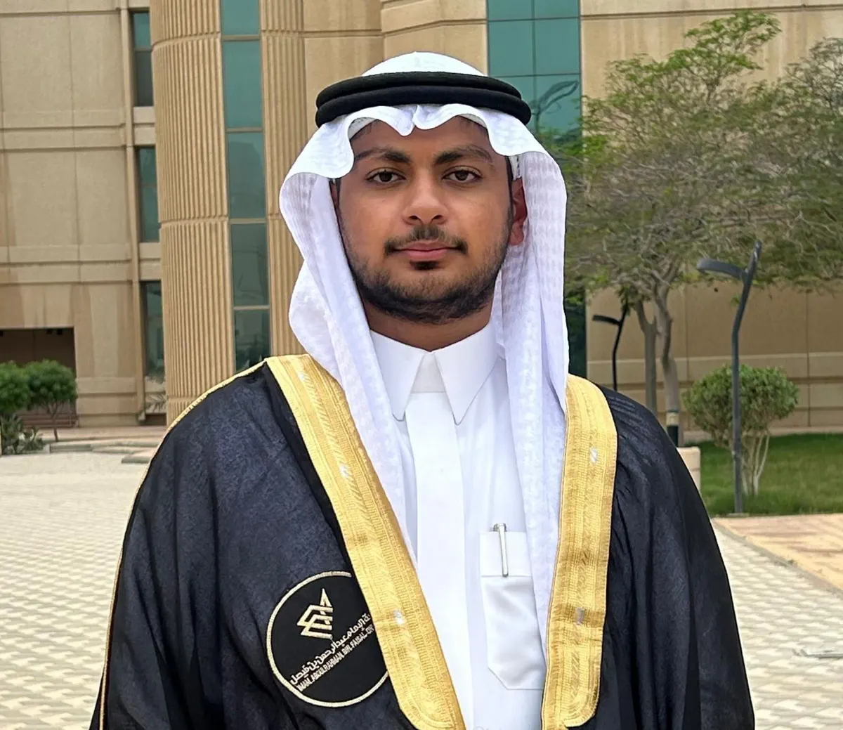من بحاري القطيف.. «جامعة الإمام عبدالرحمن بن فيصل» تمنح علي سويف بكالوريوس التمريض
