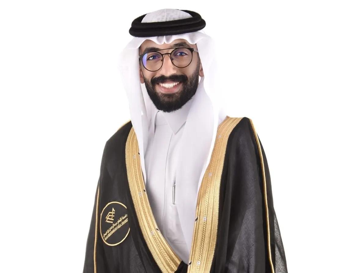 من العوامية.. «جامعة الإمام عبدالرحمن بن فيصل» تمنح علي آل فرج درجة البكالوريوس في هندسة المباني