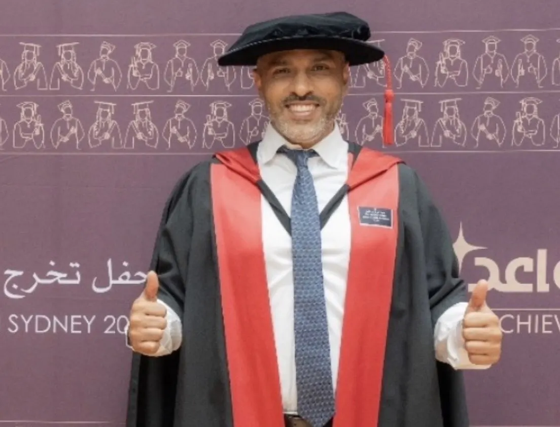 من جزيرة تاروت.. «جامعة ولونغونغ» الأسترالية تمنح حسين آل ابن الشيخ درجة الدكتوراه في نظم المعلومات وتحليل البيانات