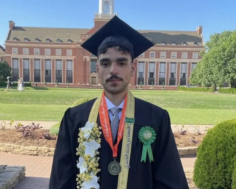 من سنابس القطيف.. «جامعة أوكلاهوما» تمنح محمد العبندي البكالوريوس في الهندسة الصناعية