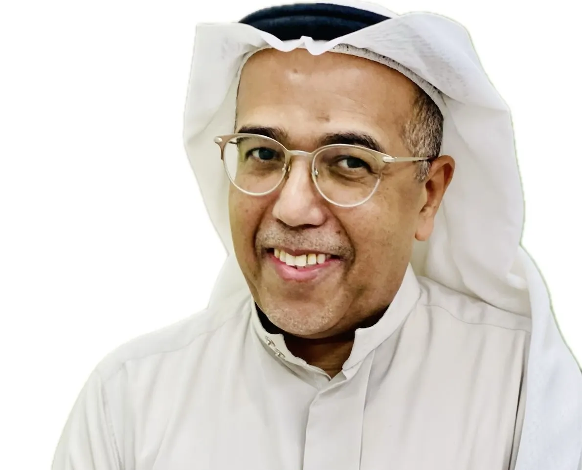 من القديح.. بعد 38 عامًا من العطاء.. «جعفر آل هليل» يودع الميدان التعليمي