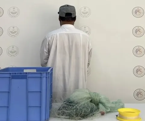 ضبط مخالف للصيد غير النظامي في القطيف.. واستخدام أدوات محظورة يوقعه في قبضة حرس الحدود