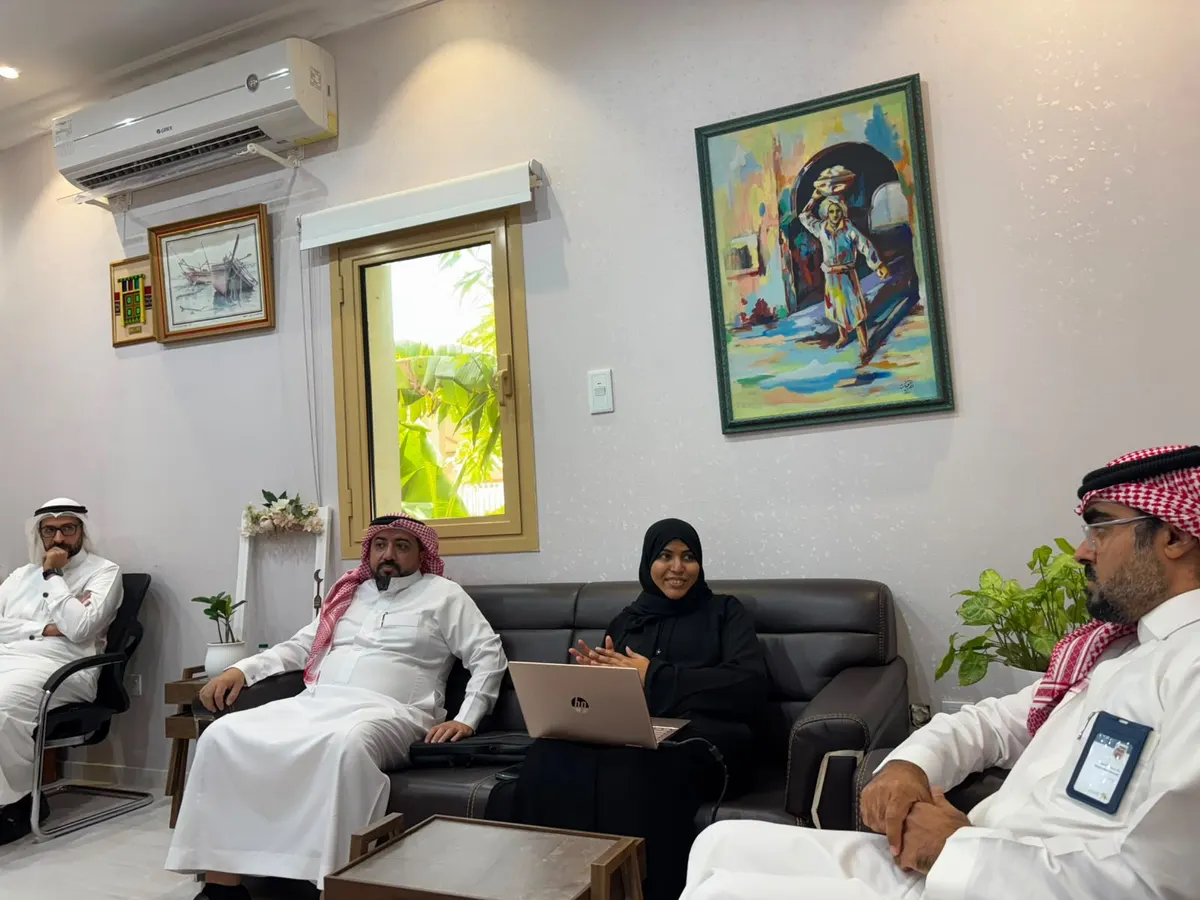في القطيف.. «جمعية سيهات» تبحث مع «مركز التنمية» مبادرات لتمكين الأسرة وتعزيز التطوع