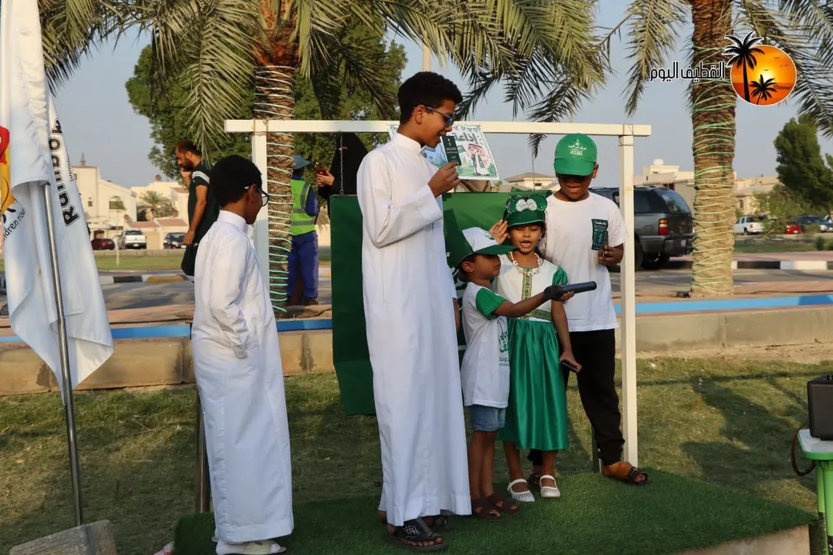 بالفرح والأخضر.. أهالي صفوى يحتفون بالوطن في يومه الـ96.. صور وفيديو