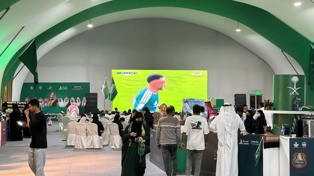 في «وسط العوامية».. «أجدان» تفتح شاشة عملاقة لعشاق الأخضر أمام عُمان