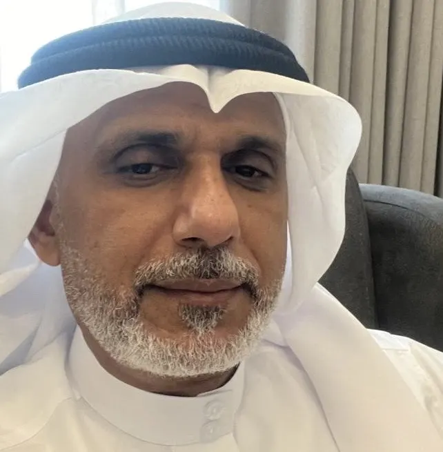 من حلة محيش.. نظير تميزه وإسهامه في رفع مستوى الأداء.. «جامعة الملك فهد» تكرّم علي المحيشي