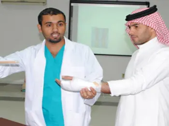 تكريم 45 ممرض وممرضة بالقطيف في احتفال بيوم التمريض العالمي