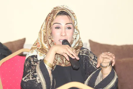 25 سيدة يمزجن الثقافة بالألوان في ”لقاء تعارفي“ بالقطيف