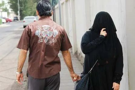 عقوبة التحرش: السجن عامان أو غرامة 100 ألف ريال