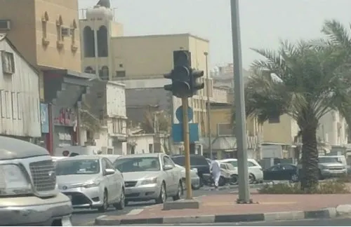سيهات.. مطلب عاجل بإعادة تشغيل ”الإشارات المرورية“