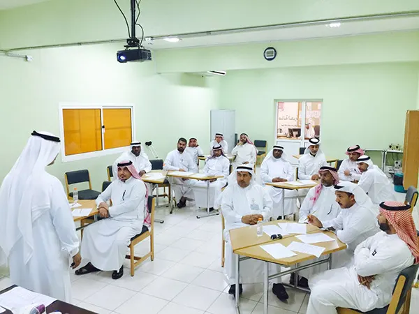 المعلمون غاضبون لإلزامهم بالدوام عند تعليق الدراسة.. ومطالب بالمساواة بموظفي الدولة