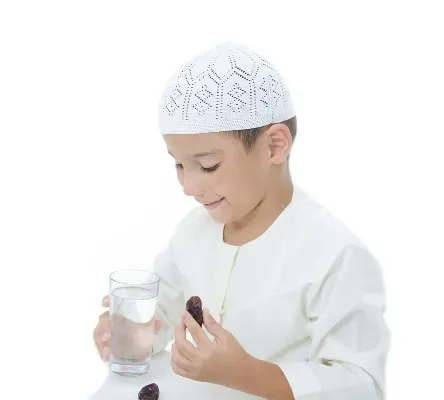 رمضان آمن.. خطة ذكية لتعويد طفلك على الصيام