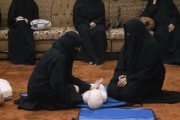 الهلال الأحمر يدرب 337 مواطنة على الإسعافات الأولية خلال 3 أشهر