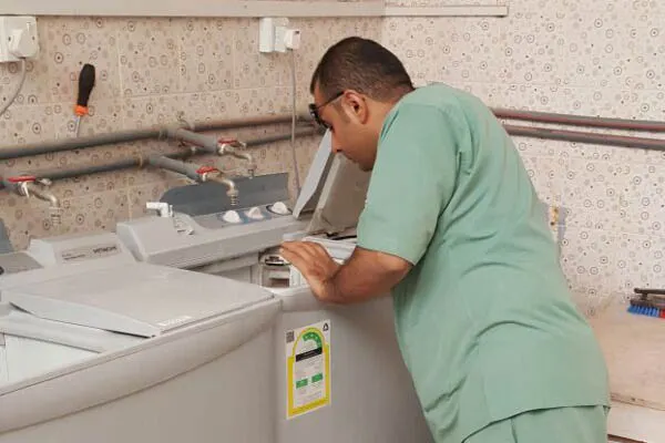 تطهير حراري وصندوق إسعافات.. اشتراطات جديدة للمغاسل