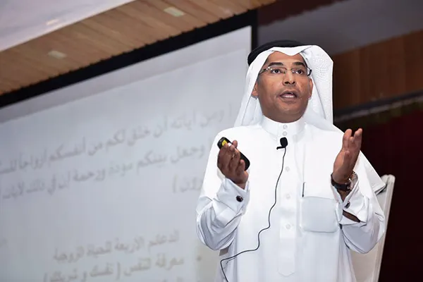 المستشار البريه يؤكد على حاجة الناس للذكاء الاجتماعي