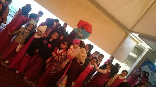 العوامية.. أركان «الملتقى الثقافي» ترسم البسمة على وجوه طالبات الابتدائية