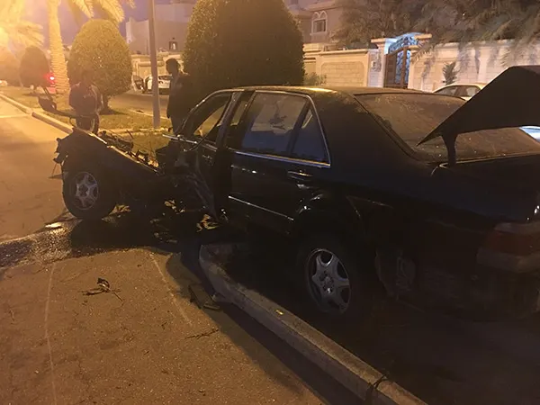 بالصور.. نجاة حدثين من حادث مروري مروّع في صفوى