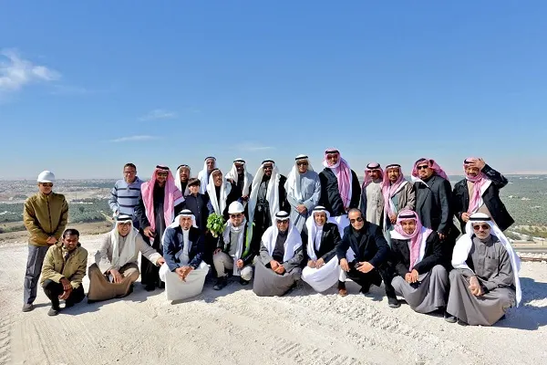شخصيات قطيفية تتعرف على مشروع الملك عبدالله للمغامرات بجبل الشعبة بالأحساء