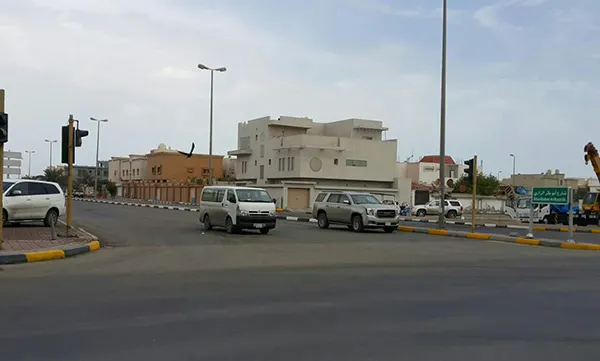 صيانة وسفلتة 5 شوارع رئيسة في ”ناصرة القطيف“