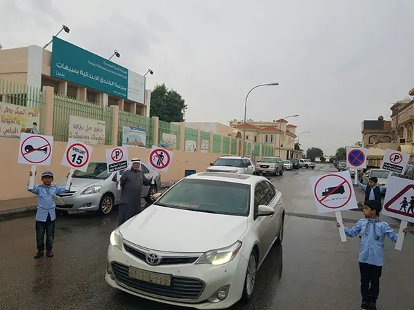 حملة طلابية للتوعية بالأنظمة المرورية بسيهات
