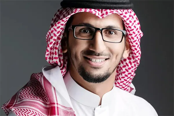كاتب يطالب بإيقاف جرائم مشاهير «السناب» وتوعية الناس بحقوقهم