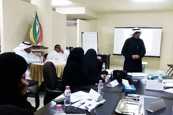 المدرب آل سالم يشدد على أهمية الذكاء العاطفي في العمل الاجتماعي