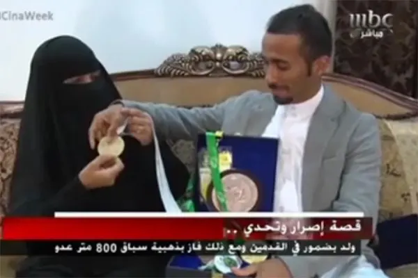 نور الصناع.. البطل الذي تحدى الإعاقة وحطم الرقم العالمي لسباق 800 متر