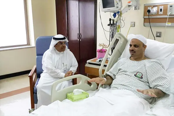 مدير ”تعليم الشرقية“ يطمئن على صحة المهندس البراهيم