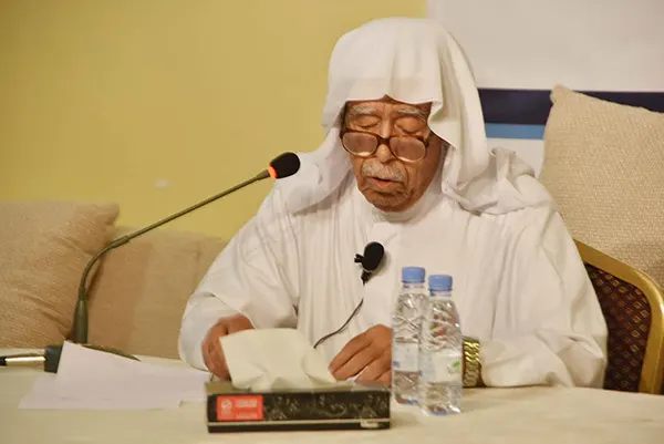 الشاعر العوامي يفوز بجائزة الكتاب عن ديوانه ينابيع الظمأ"